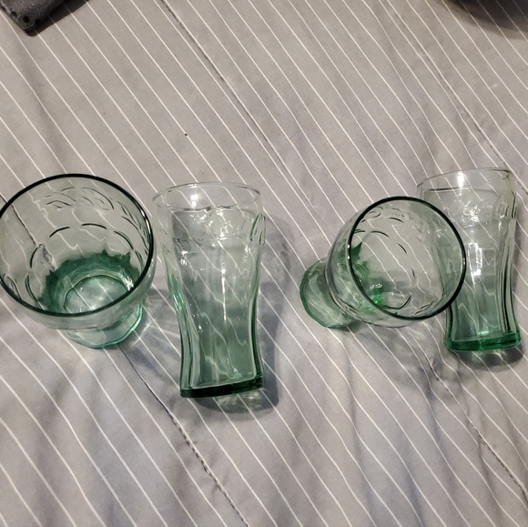 Vintage green glass set of 4 4 1/2 inch Coca Cola glasses - Picture 3 of 4